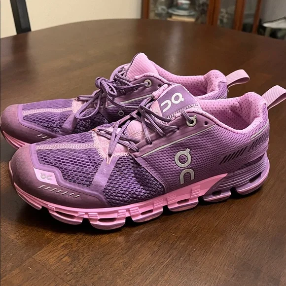 On Running Cloud Flyer Women’s Purple and Pink Sneakers 9 - Picture 1 of 10